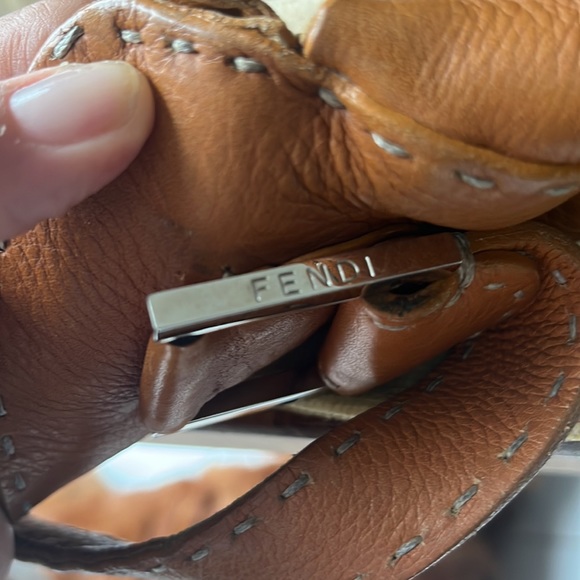 FENDI LEATHER HOBO BAG - Picture 3 of 10